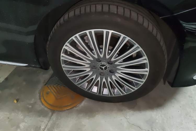 Used Mercedes-Benz E-Class 2021 E 300 L Stylish Model
