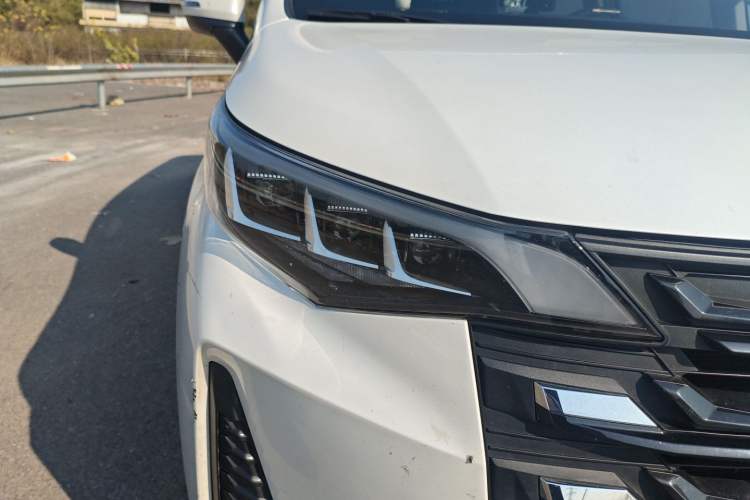 Used GAC Trumpchi M6 2023 PRO 270T DCT Luxury Edition
