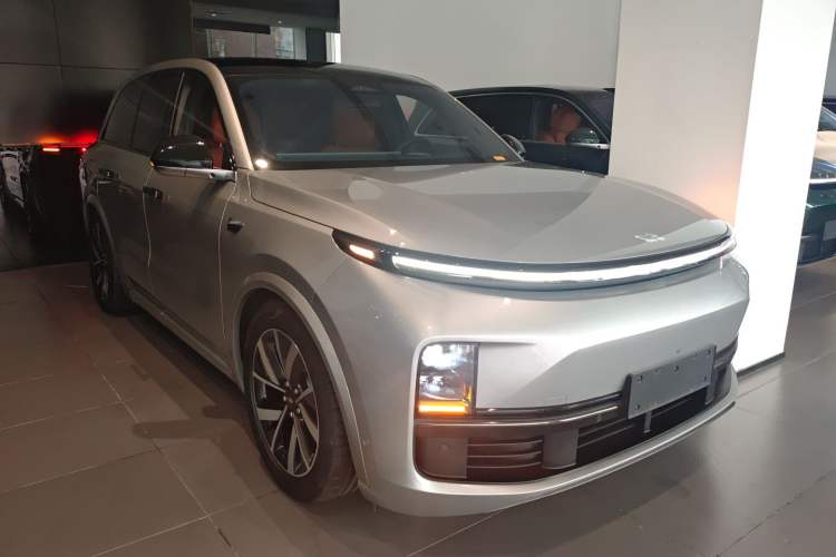 Used Li Auto L8 2023 Pro Model
