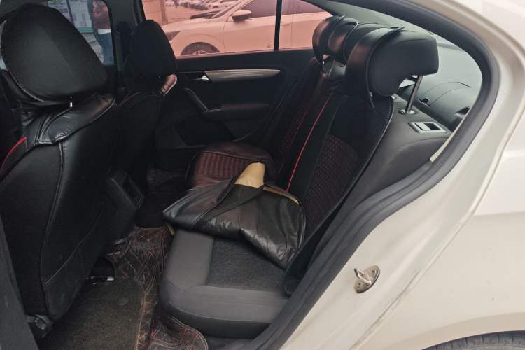 Used Volkswagen Lavida 2013 Revised Classic 1.6L Automatic Fashion Edition