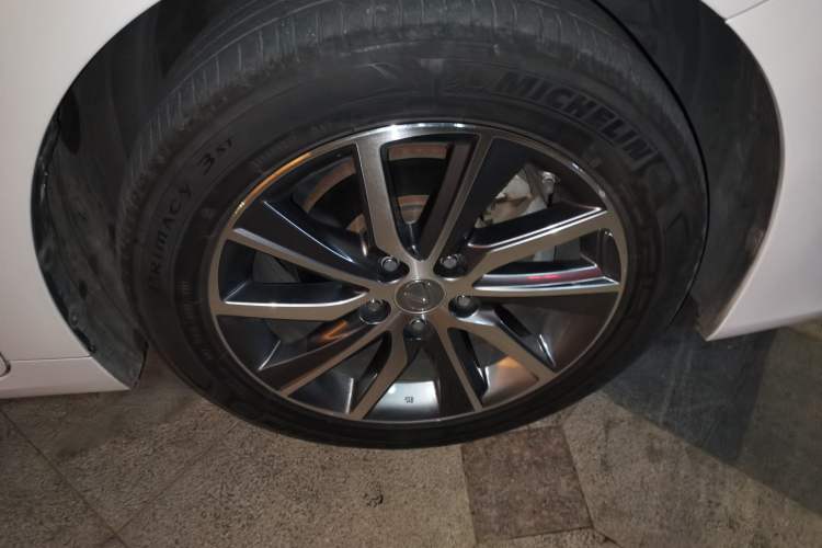 Used Lexus ES 2015 300h Comfort Edition
