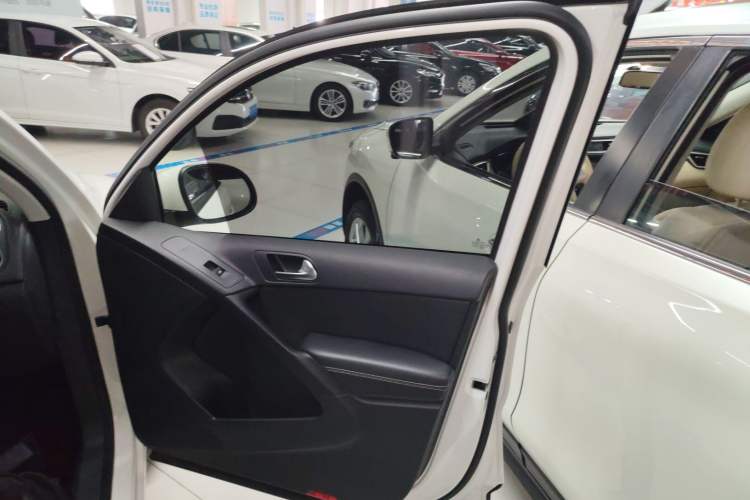 Used Volkswagen Tiguan 2017 300TSI Automatic Two-Wheel Drive Silk Road Luxury Edition
