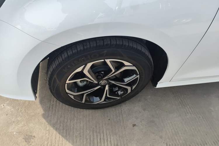 Used MG 5 2023 180 DVVT Manual Fashion Edition
