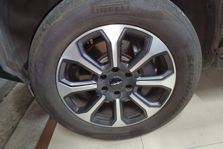 Used  Leopard 5 2023 Navigator Edition
