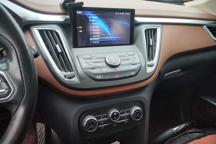 Used Soueast DX7 2016 1.5T Manual Triumph Edition