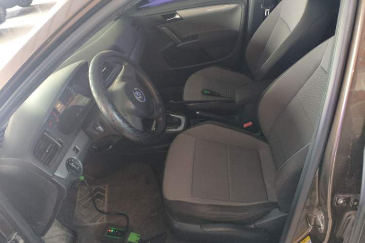 Used Volkswagen Lavida 2013 Revised Classic 1.6L Automatic Fashion Edition
