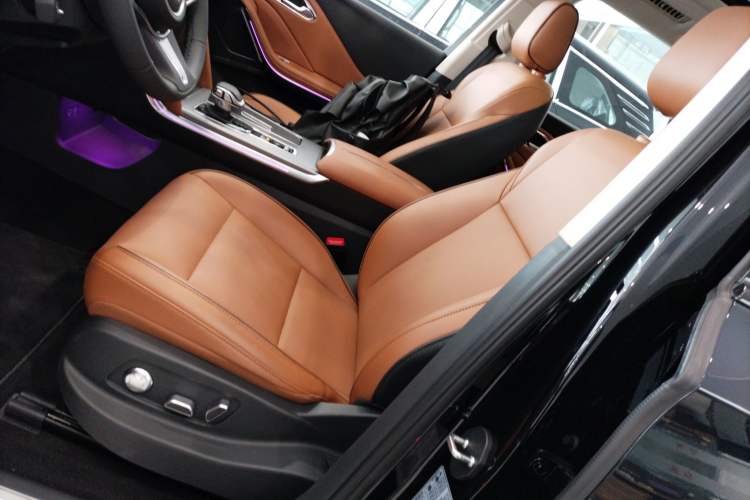 Used Hongqi HS7 PHEV 
