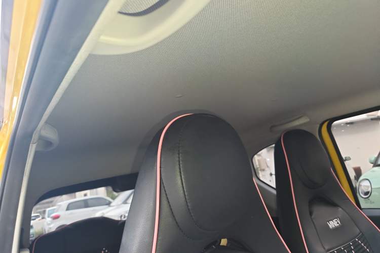 Used Wuling Hongguang MINIEV 2022 Macaron Premium Model – Lithium Iron Phosphate
