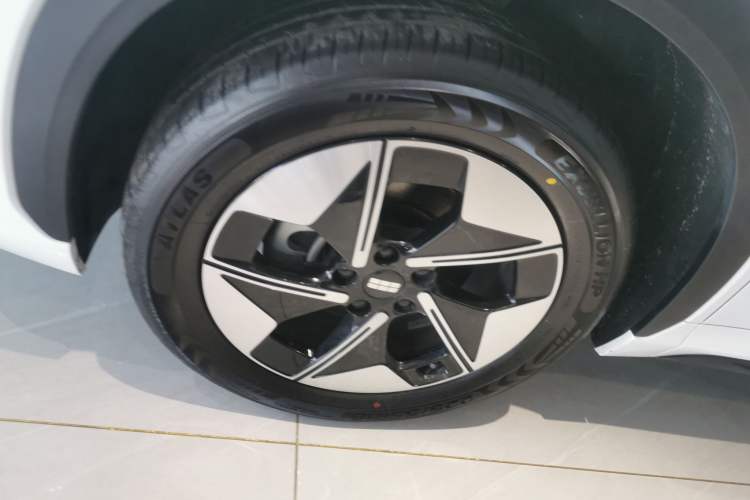 Used  E5 2024 530 km Exploration+ Version
