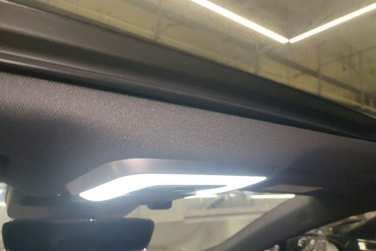 Used Hongqi H5 2025 2.0T Automatic Xuan Ying Edition