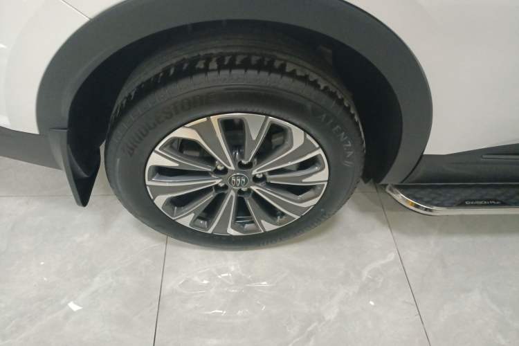 Used Buick Envision 2025 Encore Plus 28T Two-Wheel-Drive Platinum Edition