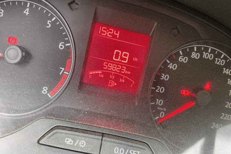 Used Volkswagen Santana 2015 1.6L Manual Comfort Edition
