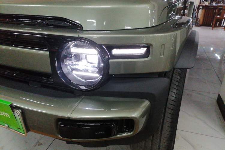 Used  V23 2025 401 Two-Wheel Drive Advanced Edition
