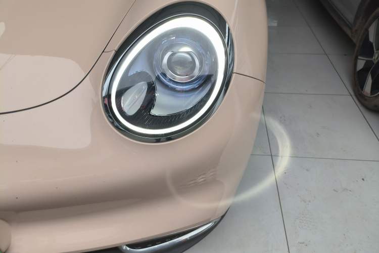 Used ORA Good Cat 2022 Morandi Edition 400km Standard Range Luxury Version Lithium Iron Phosphate
