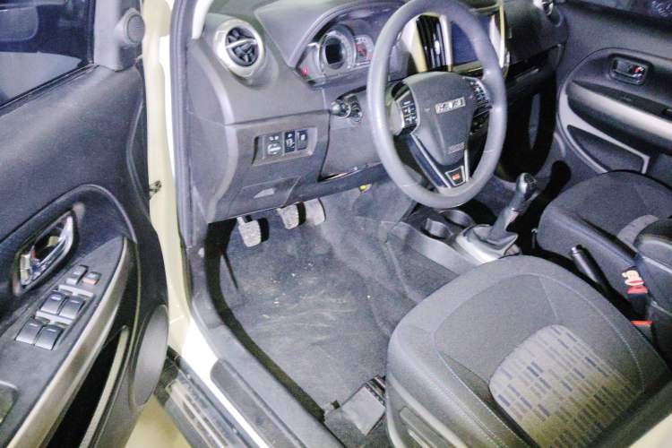 Used Haval H1 2017 Red-Label 1.5L Manual Comfort Model