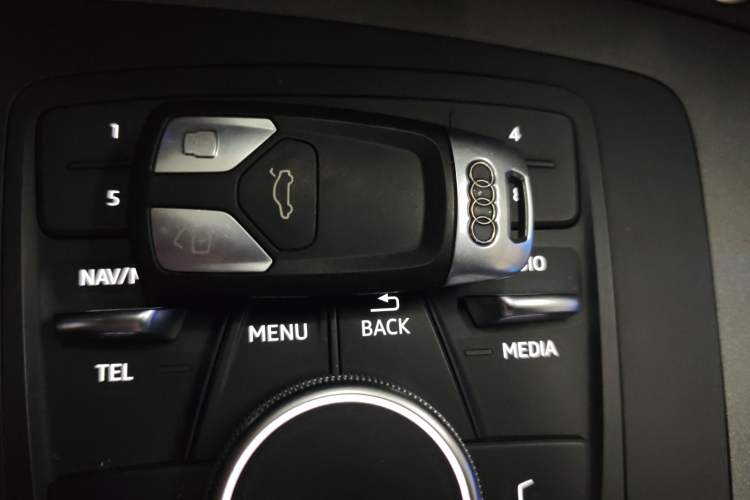 Used Audi Q5L 2018 40 TFSI Prestige Edition China VI Emission Standard
