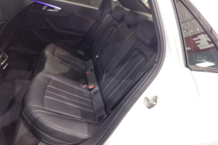 Used Audi A4L 2024 40 TFSI Luxury Dynamic Edition
