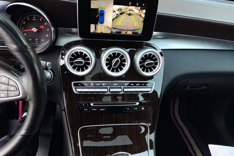 Used Mercedes-Benz GLC 2017 GLC 260 4MATIC Luxury Model