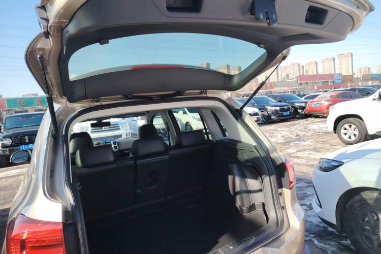 Used Volkswagen Tiguan L 2015 1.8TSI Automatic All-Wheel-Drive Luxury Model