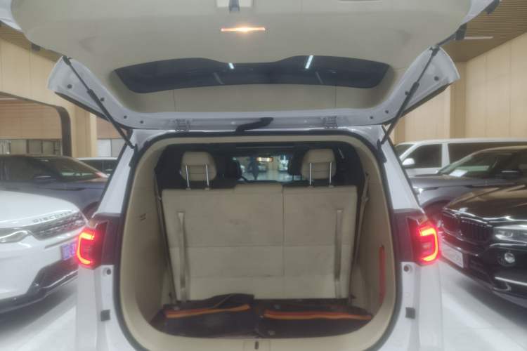 Used Buick GL8 2023 ES Lu Zun Deluxe Model
