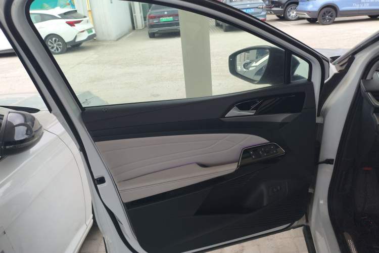 Used Volkswagen ID.6 X 2023 Ultra-Intelligent Long-Range Version