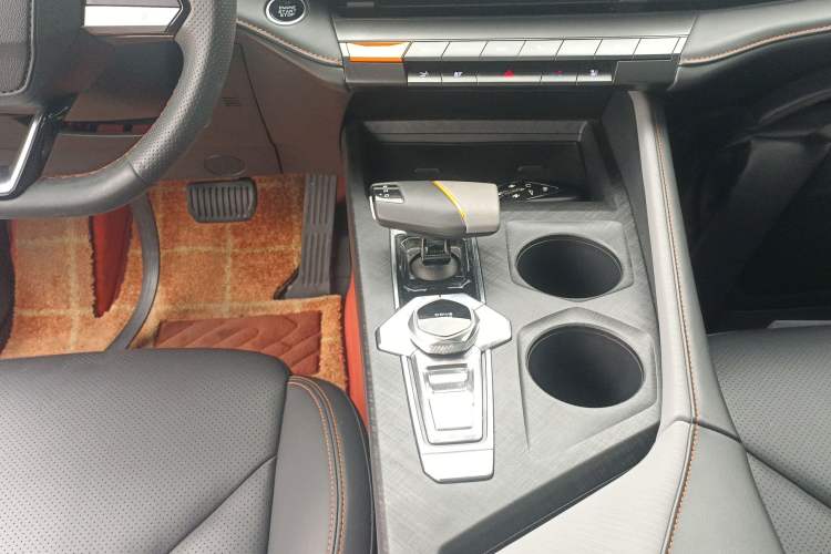 Used Changan UNI-V 2022 1.5T Smart Navigation Version
