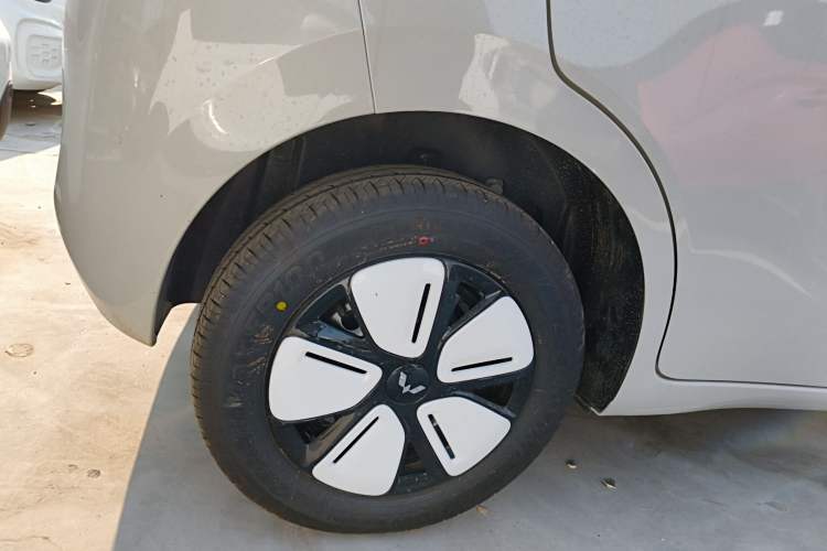 Used Wuling Hongguang MINIEV 2025 Four-Door Version Advanced Edition
