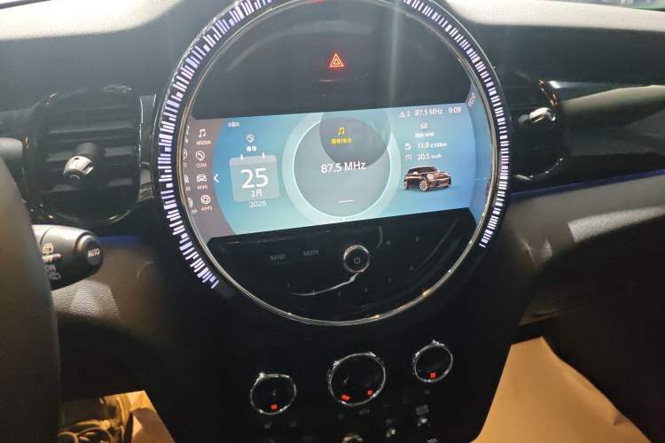 Used MINI MINI 2023 1.5T COOPER Artist
