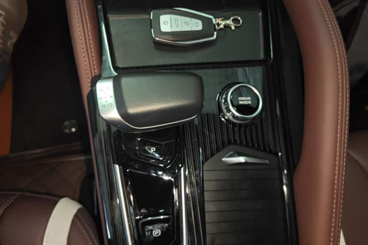 Used Geely Auto Monjaro L 2024 2.0TD High-Power Automatic Two-Wheel Drive Yunqi Version