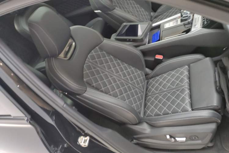 Used Audi Q6 2024 45 TFSI quattro Black Warrior Edition 6 Seats