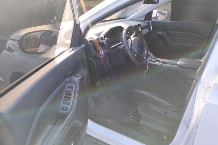 Used Wuling Xingyun 2023 2.0L DHT Standard Edition
