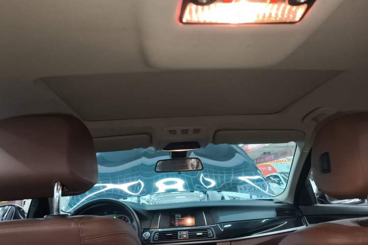 Used BMW 5 Series 2014 520Li Elegant Model
