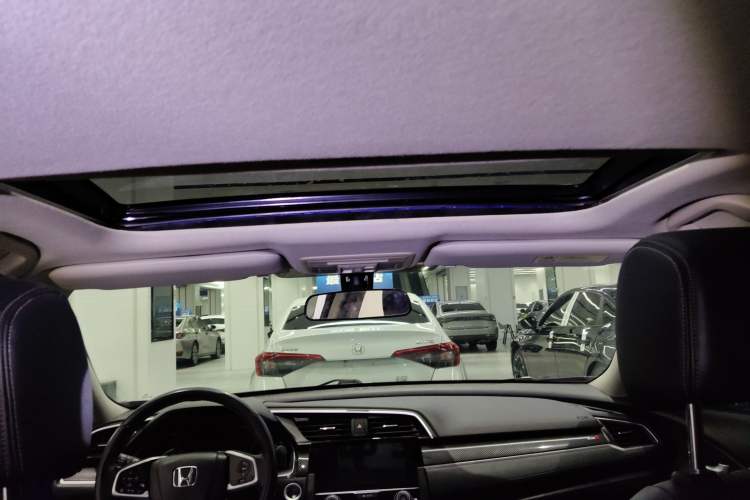 Used Honda Civic 2016 220TURBO CVT Prestige Edition
