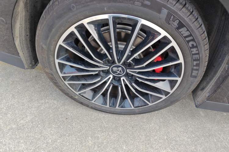 Used BYD Han 2025 EV with 701 km of Laser Radar-Enabled Intelligent Driving
