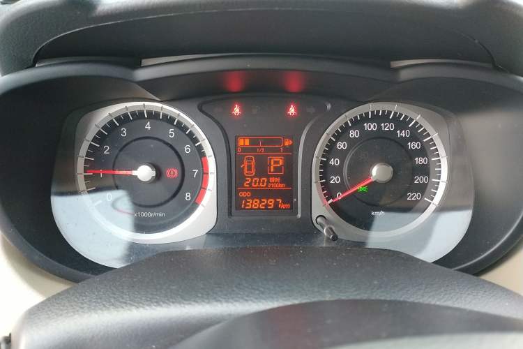 Used Venucia R50 2014 1.6L Automatic Splendid Edition