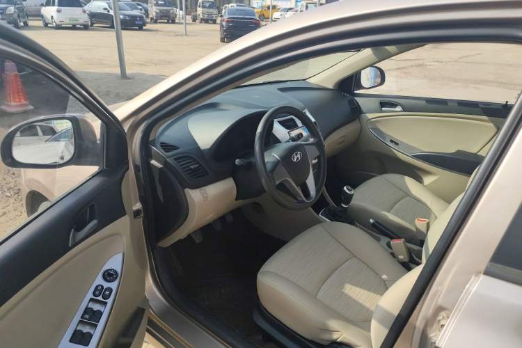 Used Hyundai Verna (older generation) 2016 1.4L Manual Smart GLS Trim