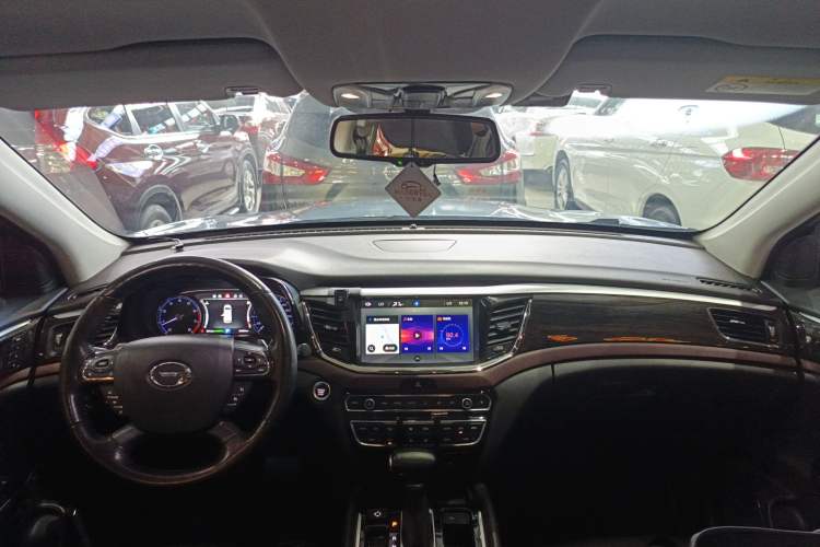 Used GAC Trumpchi GS8 2017 320T Two-Wheel Drive Luxury Smart Connectivity Version (7 Seats)
