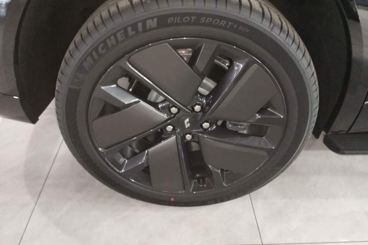 Used Li Auto L9 2025 Ultra Smart Refreshed Edition
