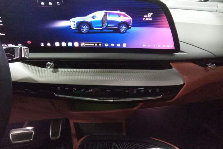 Used Cadillac OPTIQ 2024 Four-Wheel Drive Long-Range Version