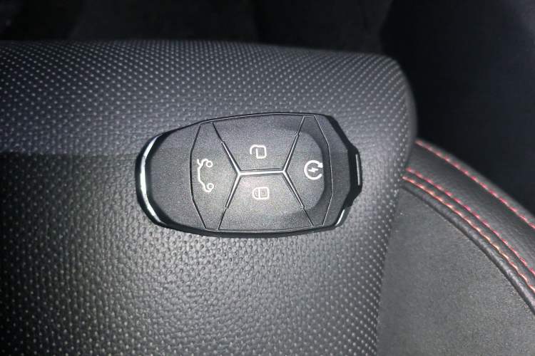 Used Lynk & Co 02 2019 1.5T DCT Two-Wheel Drive Pro Edition China VI Standard
