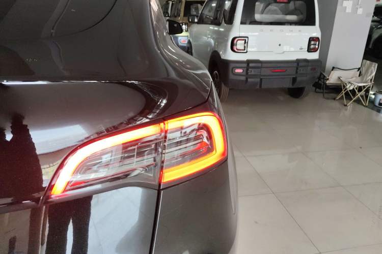 Used Tesla Model Y 2021 Standard Range Rear-Wheel Drive Version