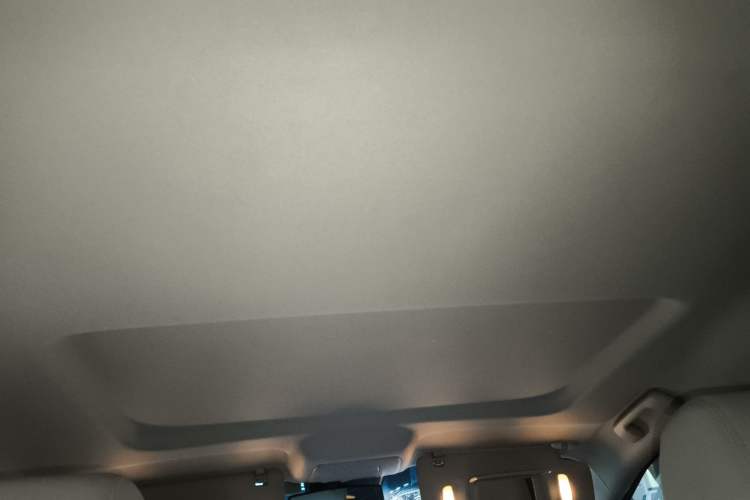 Used Buick GL8 2022 Land Cruiser Executive Class 652T Comfort Model