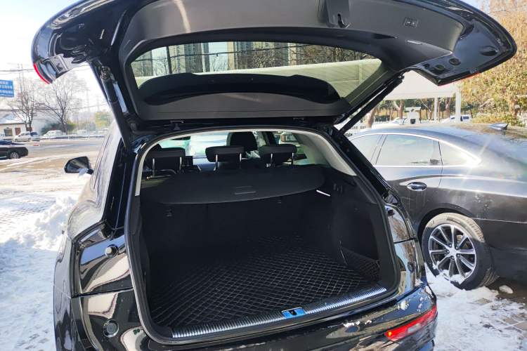 Used Audi Q5L 2022 40T Fashionable and Dynamic Model