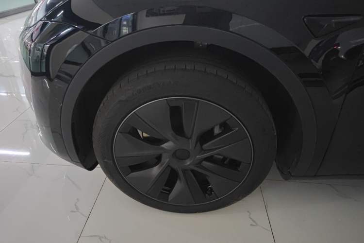 Used Tesla Model Y 2023 Rear-Wheel-Drive Version
