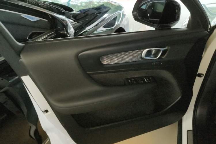 Used Volvo XC40 2020 T4 Four-Wheel Drive Smart & Sporty Edition
