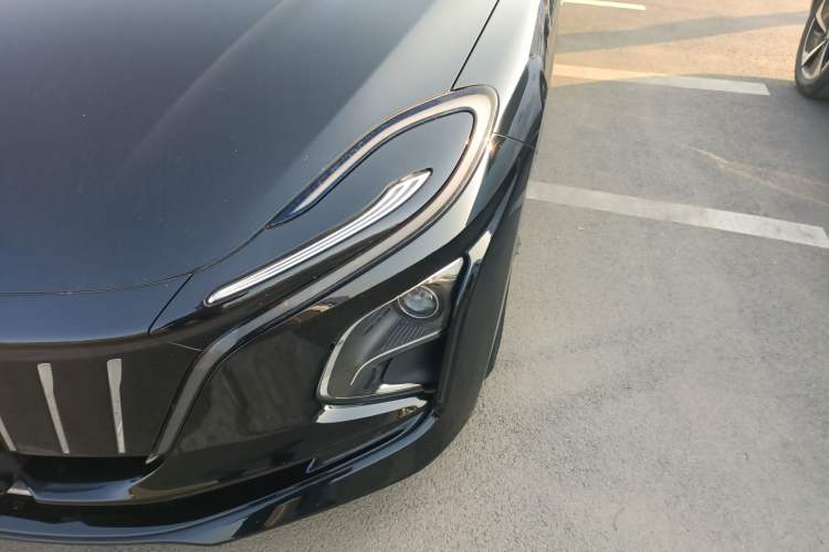 Used Hongqi E-QM5 2022 431 km Charge & Enjoy Edition
