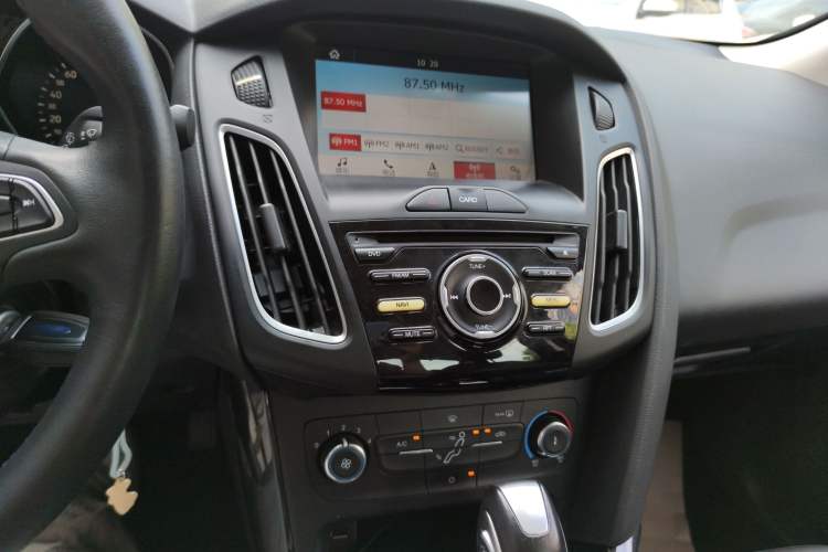 Used Ford Focus 2018 Sedan Classic 1.6L Automatic Trendy SmartDrive Edition
