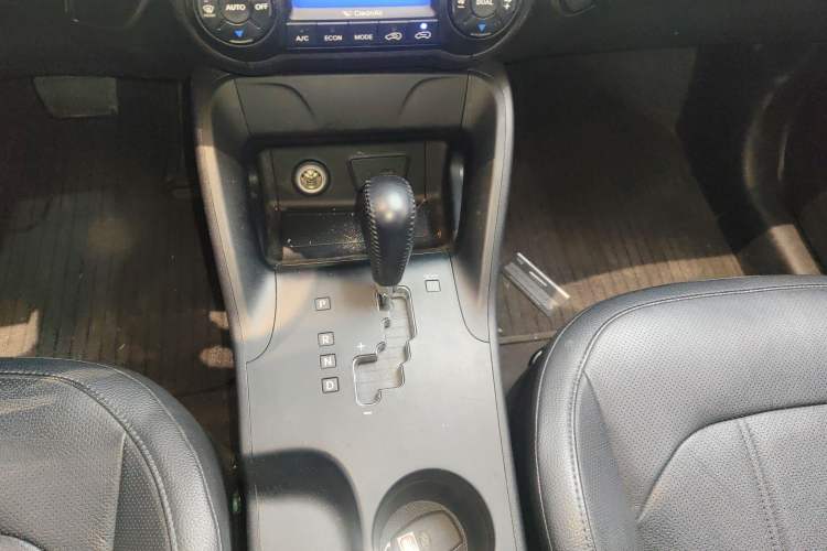 Used Hyundai ix35 2013 2.0L Automatic Two-Wheel Drive Smart GLS China IV Standard