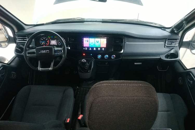 Used JMC Fushun 2023 2.0T Manual Short-Wheelbase Mid-Height Commercial Multi-Purpose 5-Seater Passenger Vehicle
