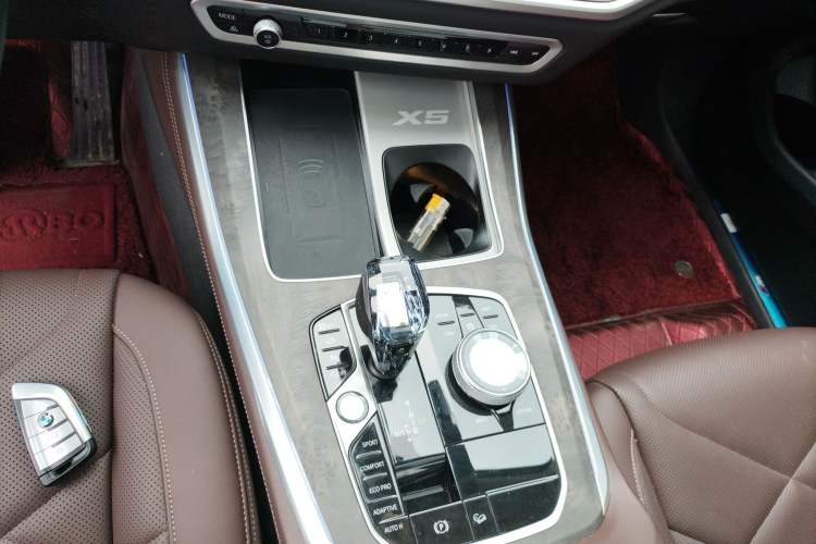 Used BMW X5 2022 Restyled xDrive 30Li Luxury Version M Sport Package
